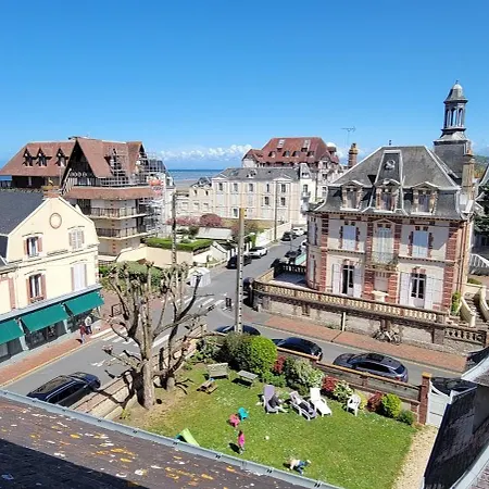 Appartement 1 Chambre A 50 M De La Plage Et Du Centre Cabourg Exterior photo