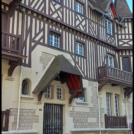 Appartement 1 Chambre A 50 M De La Plage Et Du Centre Cabourg Exterior photo