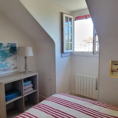 Appartement 1 Chambre A 50 M De La Plage Et Du Centre Cabourg Exterior photo